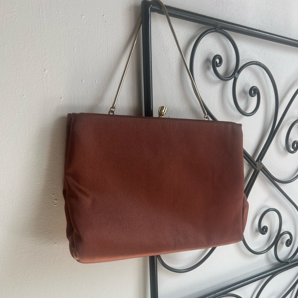 ⚡️Vintage Harry Levine satin handbag with attached chain coin purse !!